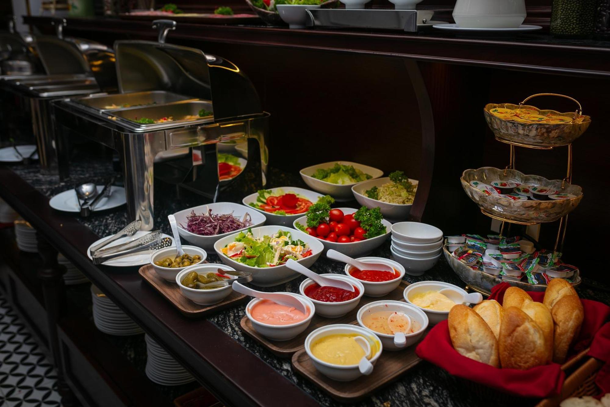 האנוי Serene Central Hotel מראה חיצוני תמונה